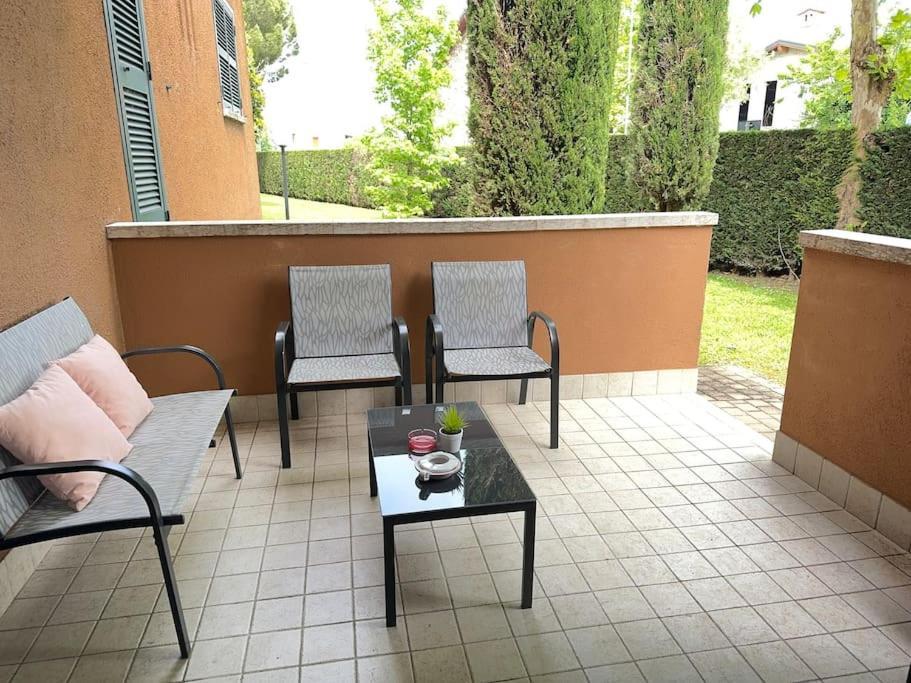 5' From Punta Gro Beach With Free Swimming Pool Sirmione Bagian luar foto
