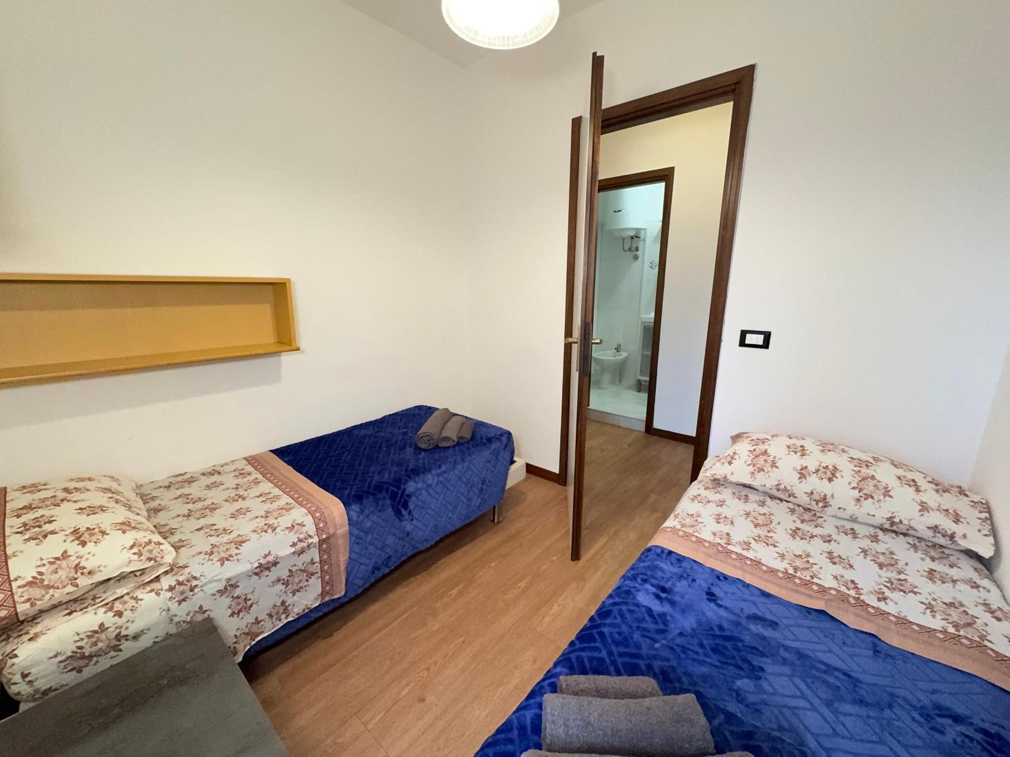 5' From Punta Gro Beach With Free Swimming Pool Sirmione Bagian luar foto