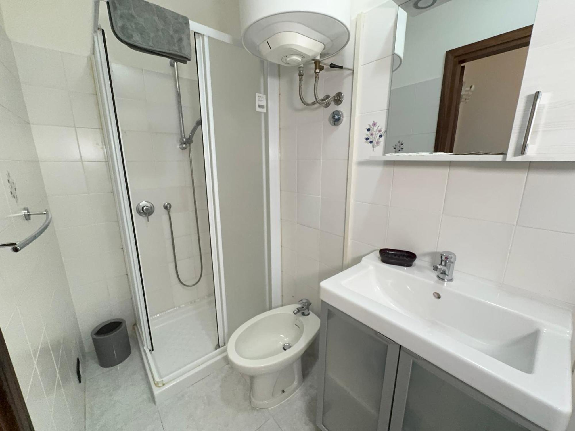 5' From Punta Gro Beach With Free Swimming Pool Sirmione Bagian luar foto